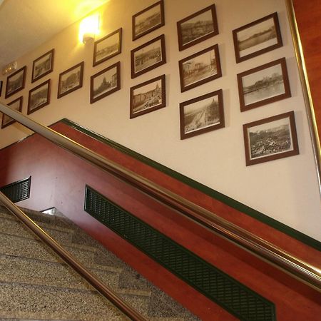 Hotel Ria De Bilbao Bagian luar foto