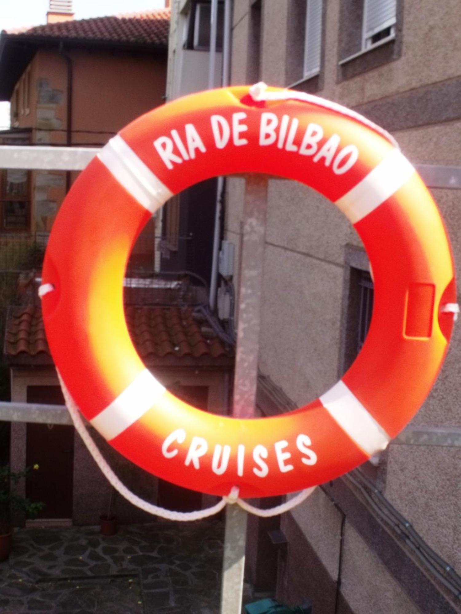 Hotel Ria De Bilbao Bagian luar foto