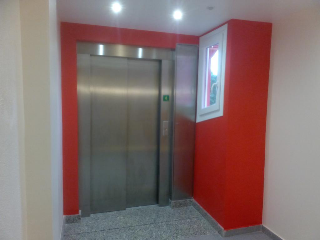 Hotel Ria De Bilbao Bagian luar foto