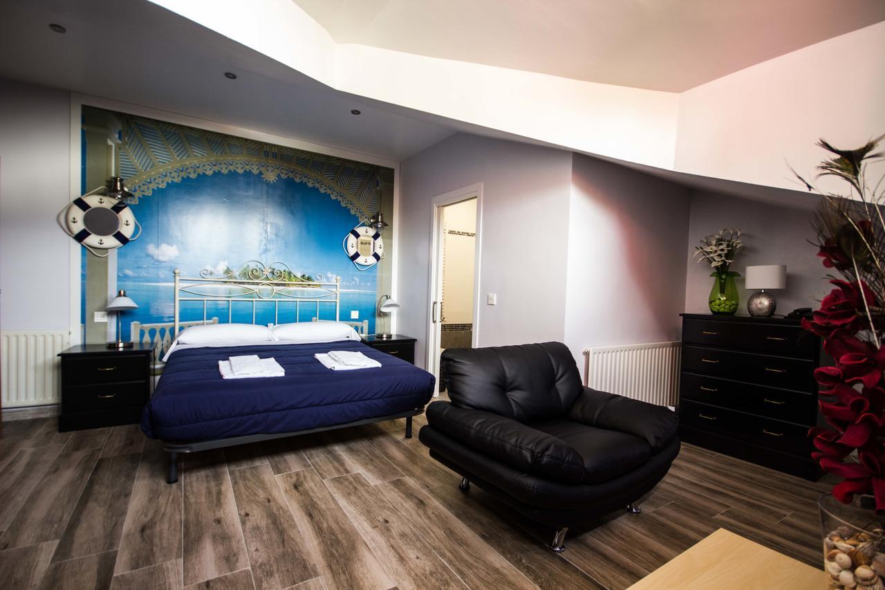 Hotel Ria De Bilbao Bagian luar foto