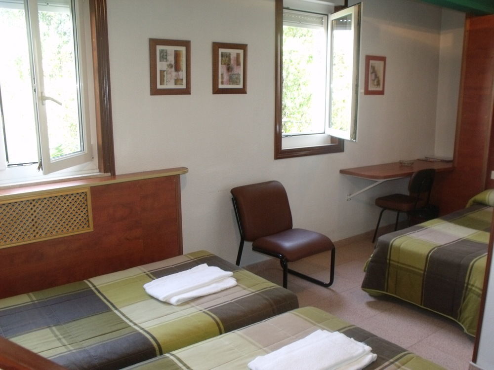 Hotel Ria De Bilbao Bagian luar foto