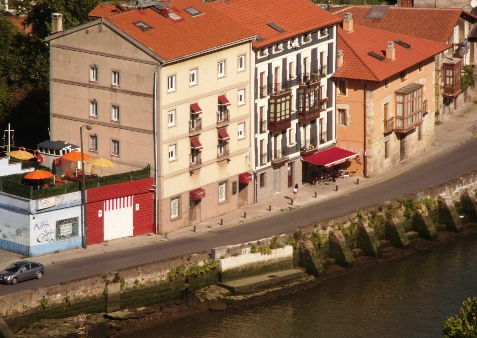 Hotel Ria De Bilbao Bagian luar foto