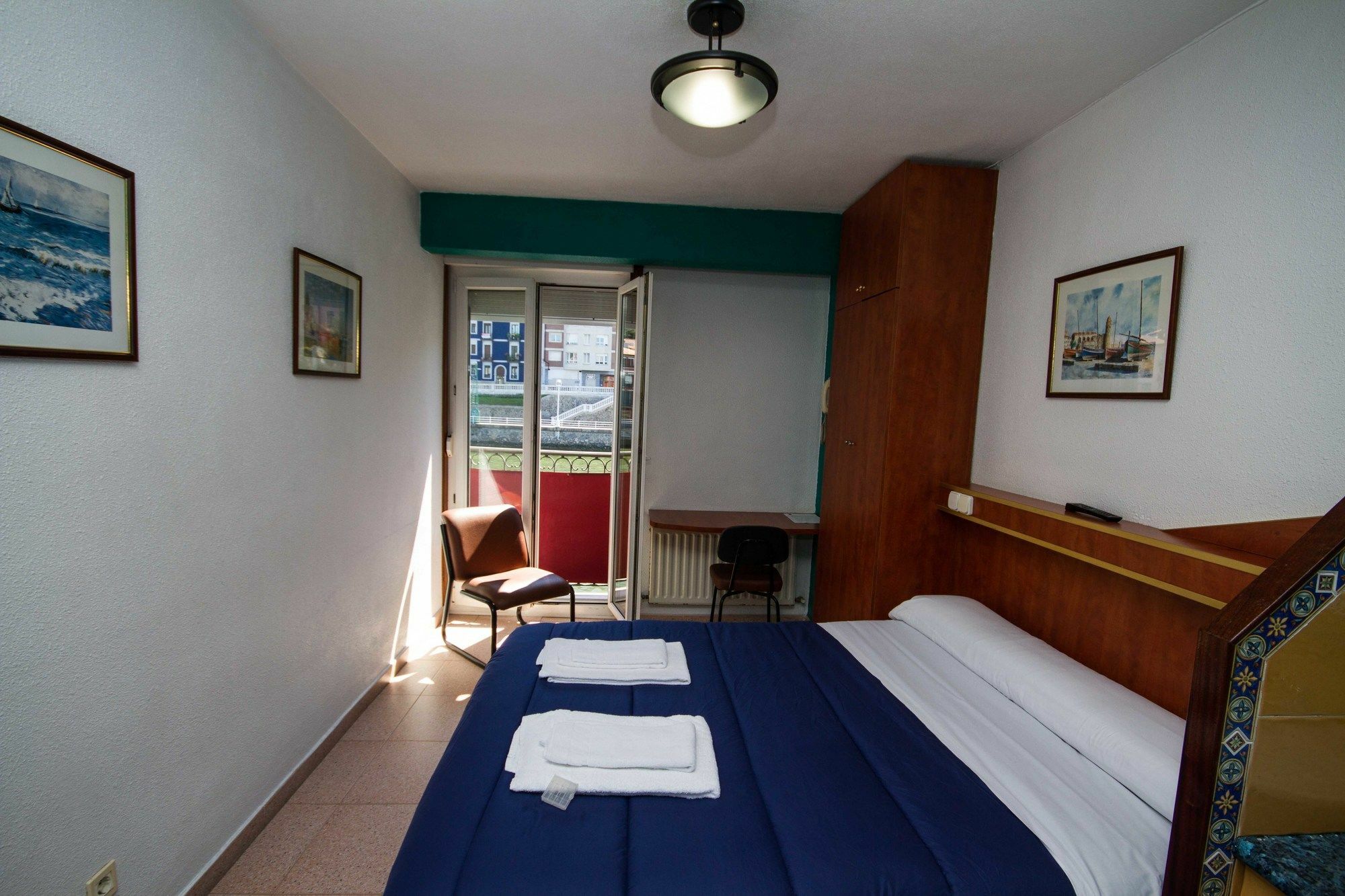 Hotel Ria De Bilbao Bagian luar foto