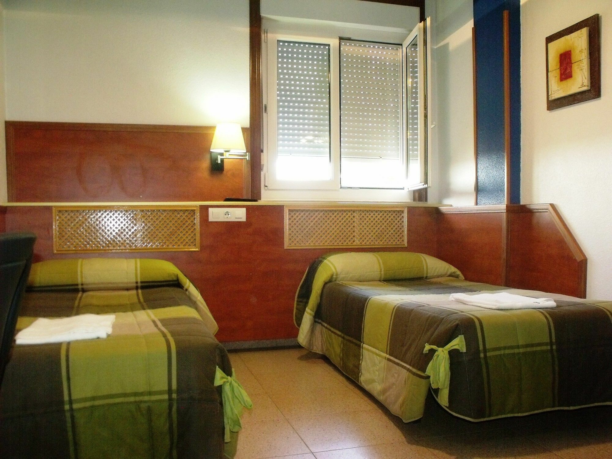 Hotel Ria De Bilbao Bagian luar foto